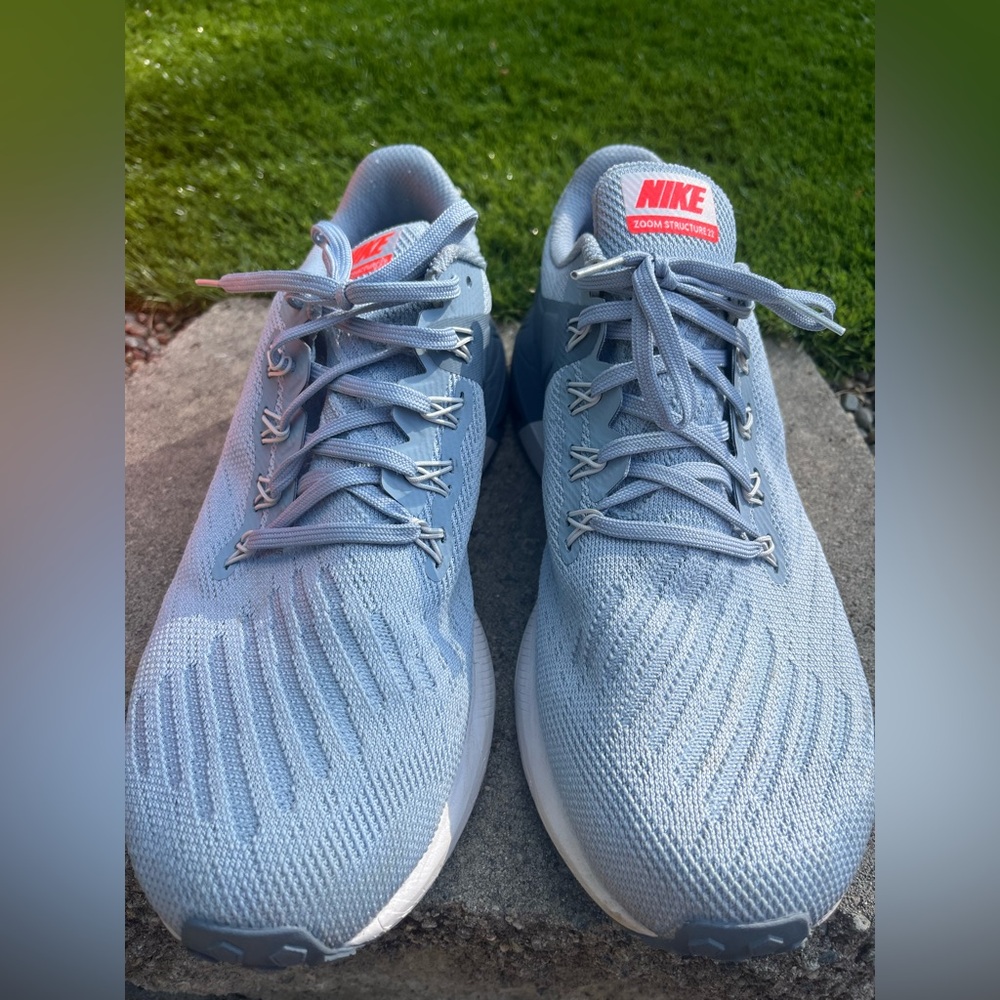 Men’s Nike Structure 22